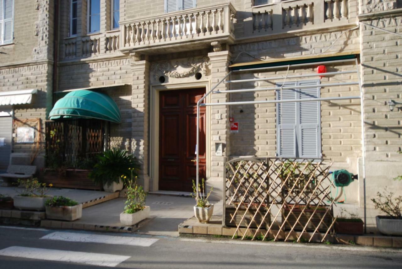 Apartamento Tinetto Brezza Di Mare Deiva Marina Exterior foto
